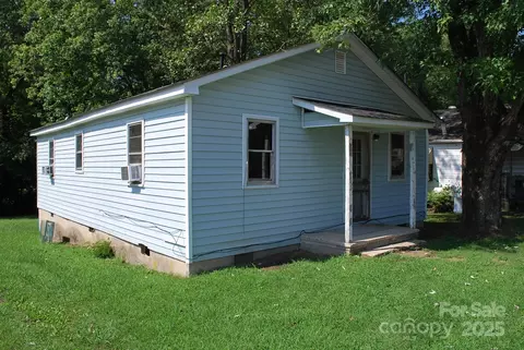 1950 Gay St, Statesville, NC 28625