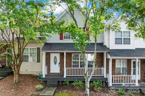 637 Mountainwater Dr, Charlotte, NC 28262