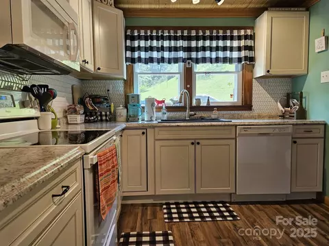Kitchen - 11267 Rush Fork Rd, Clyde, NC 28721 photo 2 of 2