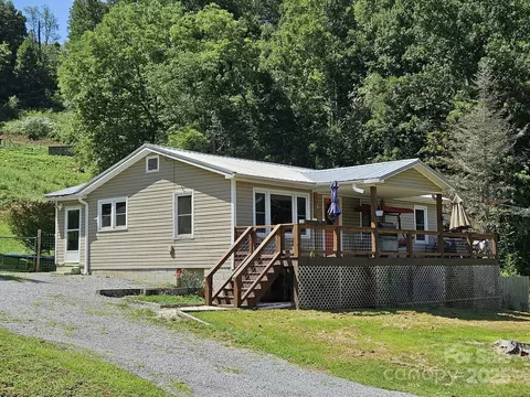 11267 Rush Fork Rd, Clyde, NC 28721