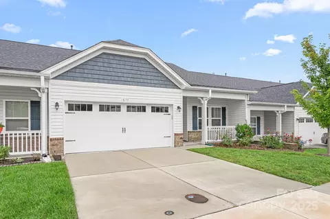 1673 Coopers Hawk Dr, Kernersville, NC 27284