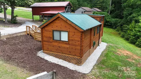 Exterior - 37 Bream Loop Rd, Marion, NC 28752 photo 4 of 4