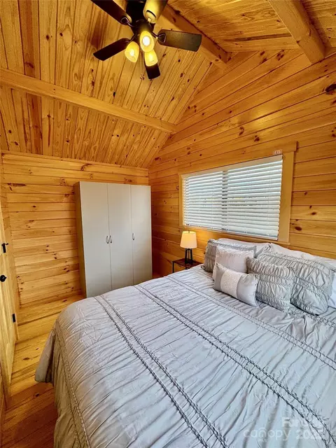 Bedroom - 37 Bream Loop Rd, Marion, NC 28752 photo 2 of 4
