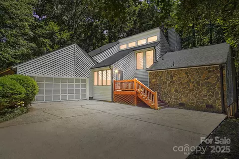 7967 Altacrest Dr, Concord, NC 28027
