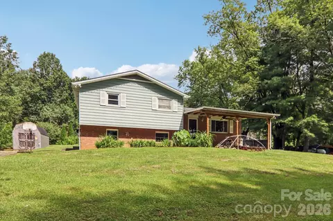 264 Cashdon Dr, Mills River, NC 28759
