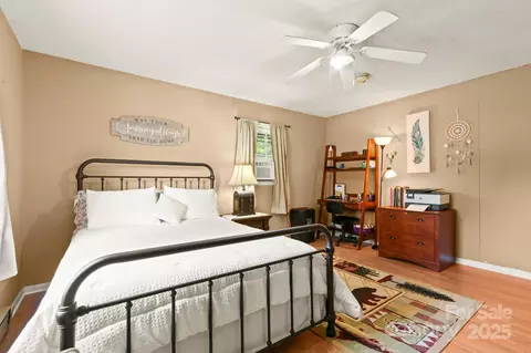 Bedroom - 3005 Mac Dr, Hudson, NC 28638 photo 2 of 5