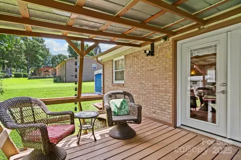 Exterior - 3005 Mac Dr, Hudson, NC 28638 photo 3 of 3