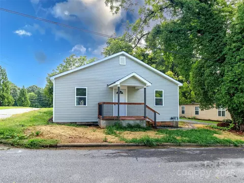 317 S High St, Lincolnton, NC 28092