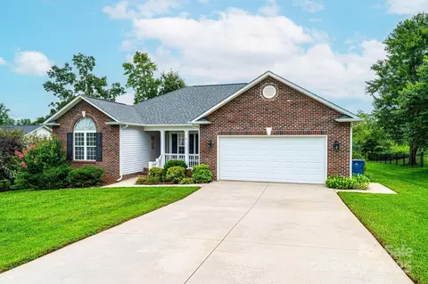 302 Kipling Dr, Taylorsville, NC 28681