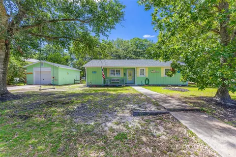 159 NE 6th St, Oak Island, NC 28465