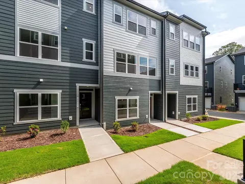 6009 Pivot Ct, Charlotte, NC 28205