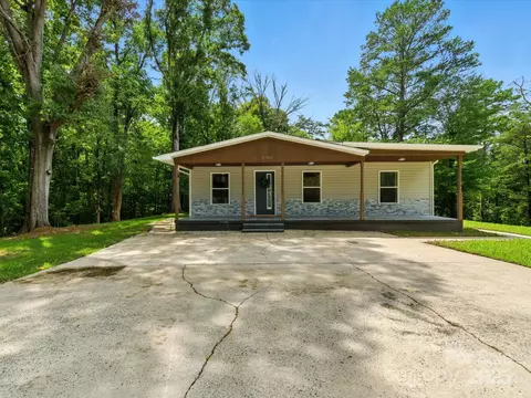 5966 Quarter Mile Rd, Clover, SC 29710