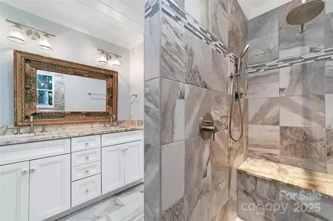 Bath - 33 Red Fox Ln, Brevard, NC 28712 photo 5 of 5