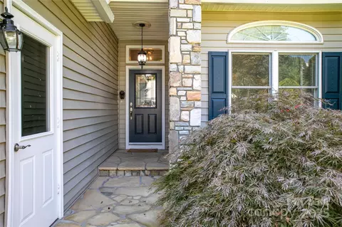 Exterior - 33 Red Fox Ln, Brevard, NC 28712 photo 2 of 11
