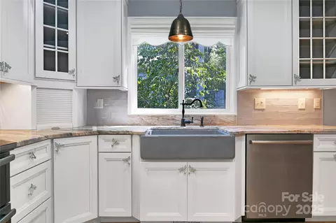 Kitchen - 33 Red Fox Ln, Brevard, NC 28712 photo 2 of 3