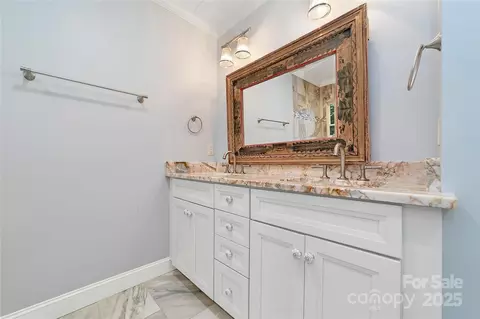 Bath - 33 Red Fox Ln, Brevard, NC 28712 photo 3 of 5