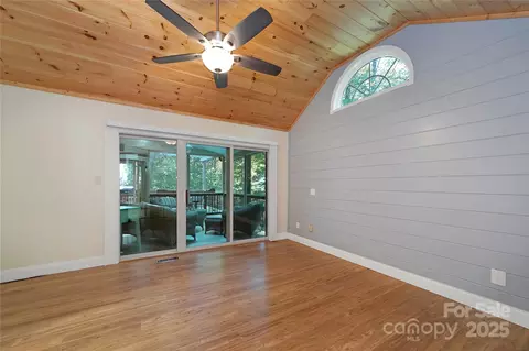Living - 33 Red Fox Ln, Brevard, NC 28712 photo 9 of 12