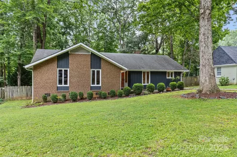 1001 Pinafore Dr, Charlotte, NC 28212