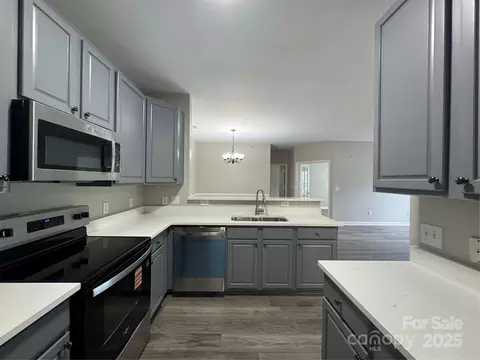 10676 Hill Point Ct, Charlotte, NC 28262