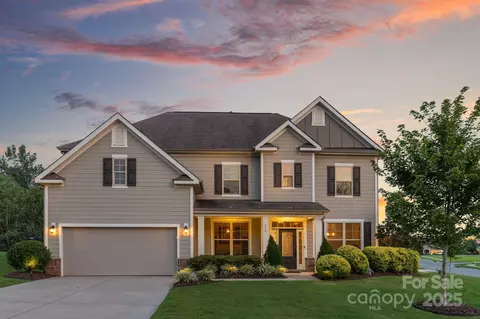832 Oak Manor Se Dr SE, Concord, NC 28025