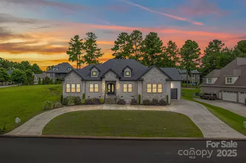 416 World Tour Dr, Inman, SC 29349