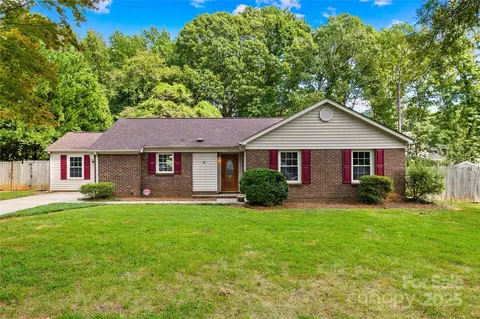 5832 Falstaff Dr, Charlotte, NC 28227