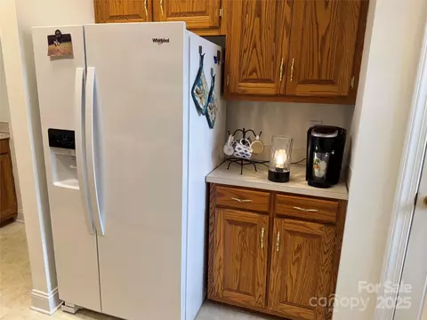 Kitchen - 3910 Azalea Trl, Denver, NC 28037 photo 3 of 4