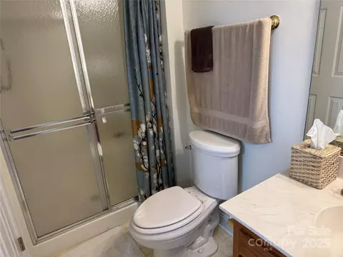 Bath - 3910 Azalea Trl, Denver, NC 28037 photo 2 of 4