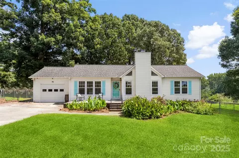 117 S Enochville Ave, Kannapolis, NC 28081