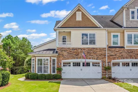 621 Sunfish Ln, Tega Cay, SC 29708
