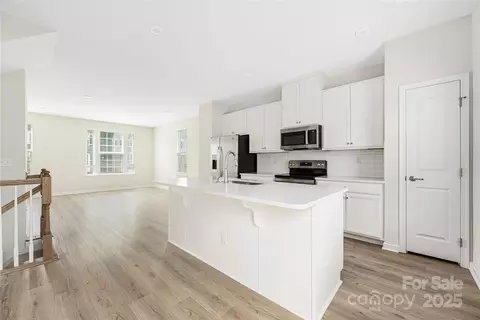3120 Beeler Ln, Charlotte, NC 28208