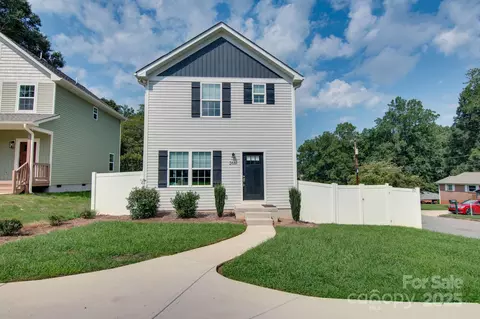 2661 N Ashe Ave, Newton, NC 28658