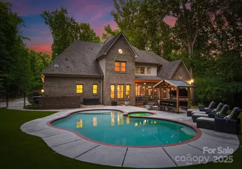 1056 James Madison Dr, Weddington, NC 28104