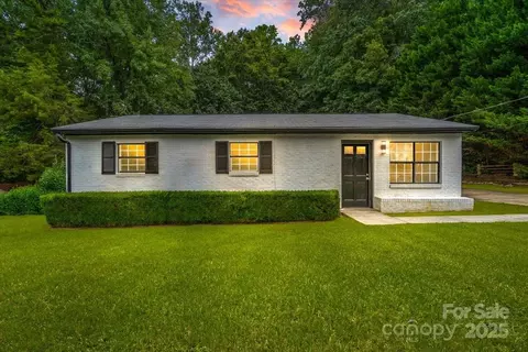 128 Armstrong Ln, Gastonia, NC 28056