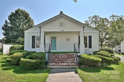 145 N Magnolia St, Mooresville, NC 28115
