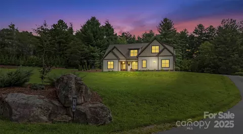 158 Trellem Trl, Hendersonville, NC 28739