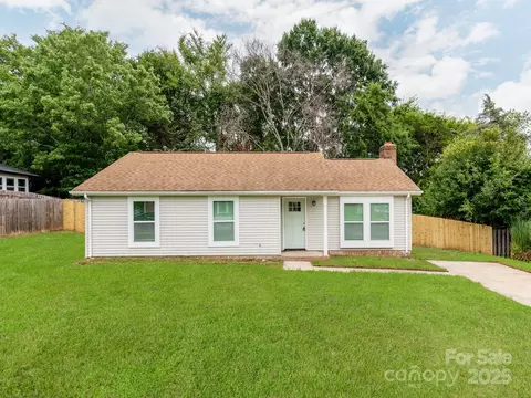 712 Vista Grande Cir, Charlotte, NC 28226