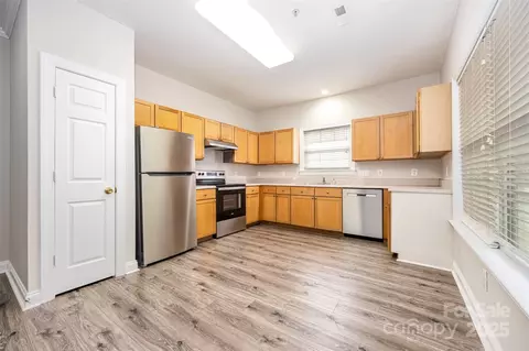 Kitchen - 21252 Hickory St, Cornelius, NC 28031 photo 1 of 3