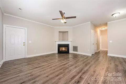 Living - 21252 Hickory St, Cornelius, NC 28031 photo 2 of 3