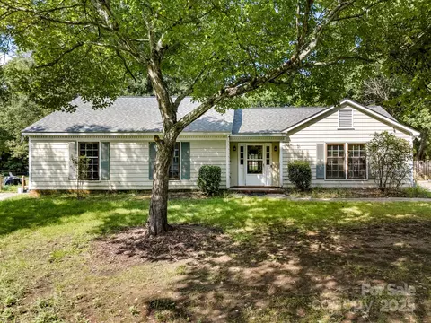 2506 Lawton Bluff Rd, Charlotte, NC 28226