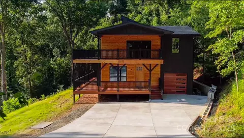 324 Blake Dr, Canton, NC 28716 photo 2