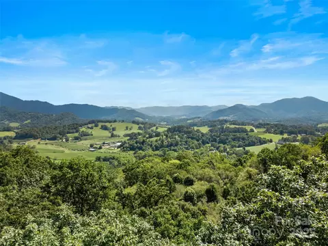69 Falling Glen Drive #69, Waynesville, NC 28785