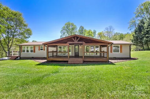 2942 Denwood Dr, Claremont, NC 28610
