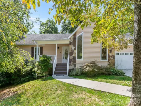 31 Lela Johnson Ln, Asheville, NC 28803