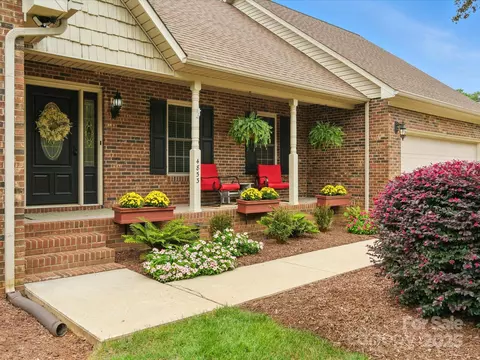 Exterior - 4853 Austin Shores Dr, Denver, NC 28037 photo 2 of 11