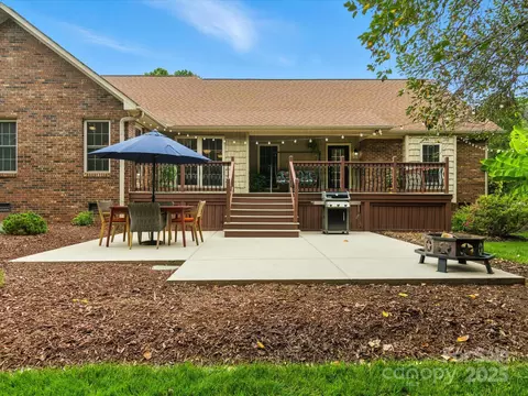 Exterior - 4853 Austin Shores Dr, Denver, NC 28037 photo 7 of 11