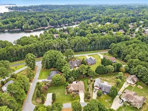 View/Area - 4853 Austin Shores Dr, Denver, NC 28037 photo 8 of 10