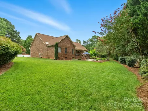 Exterior - 4853 Austin Shores Dr, Denver, NC 28037 photo 5 of 11