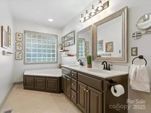 Bath - 4853 Austin Shores Dr, Denver, NC 28037 photo 1 of 3