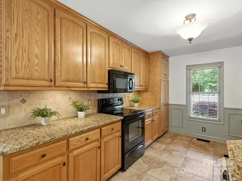 Kitchen - 4853 Austin Shores Dr, Denver, NC 28037 photo 2 of 3